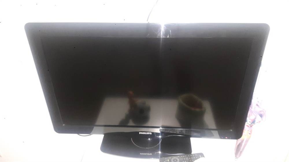 Foto 3TV LCD Philips o TCL 32 pollici
