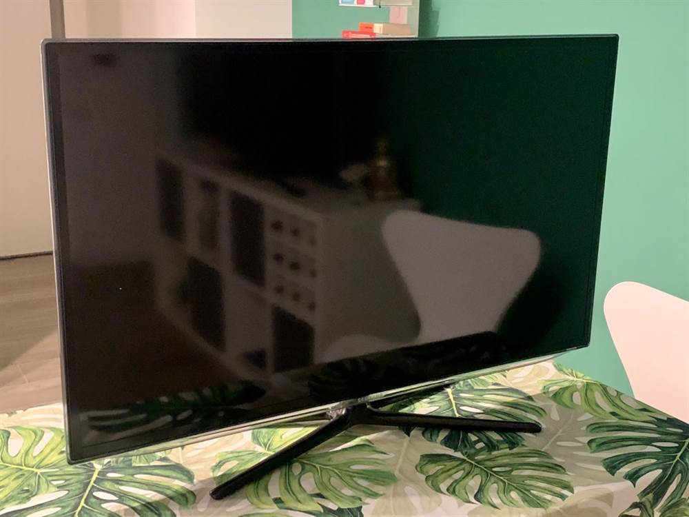 Samsung - Smart Tv - Full HD - 40'', in buone condizioni