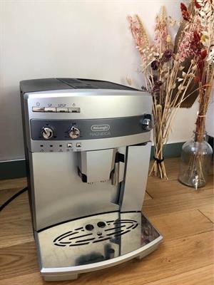 Macchina caffè delonghi magnifica