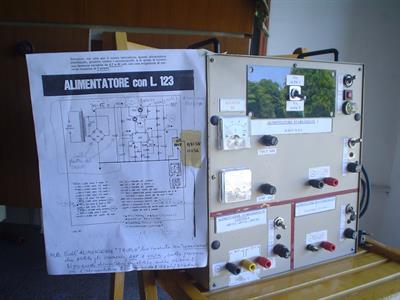 Alimentatore triplo Stabilizzato in Continua