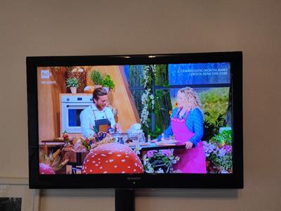 TV Sharp full HD 32' con USB