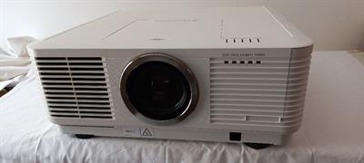 Proiettore Mitsubishi 6500 ansi lumen
