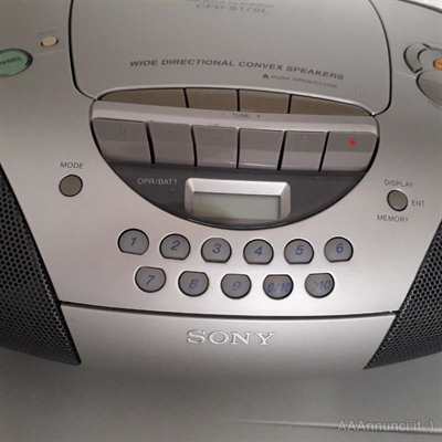 Lettore CD + radio + mangianastri Sony