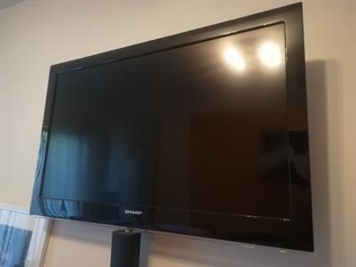TV Sharp full HD 32' con USB - Anteprima 2