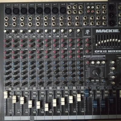 Mixer pro mackie cf12