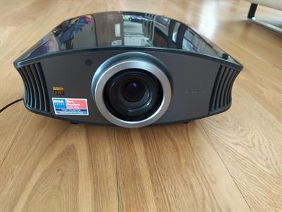 Videoproiettore Sony modello Bravia VPL-VW60